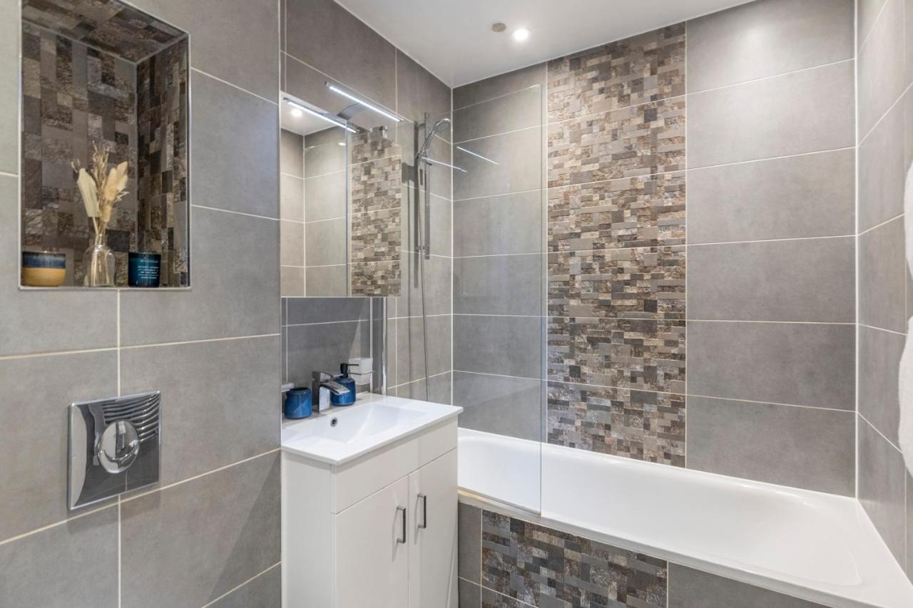 Modern Flat In Central Golders Green 伦敦 外观 照片
